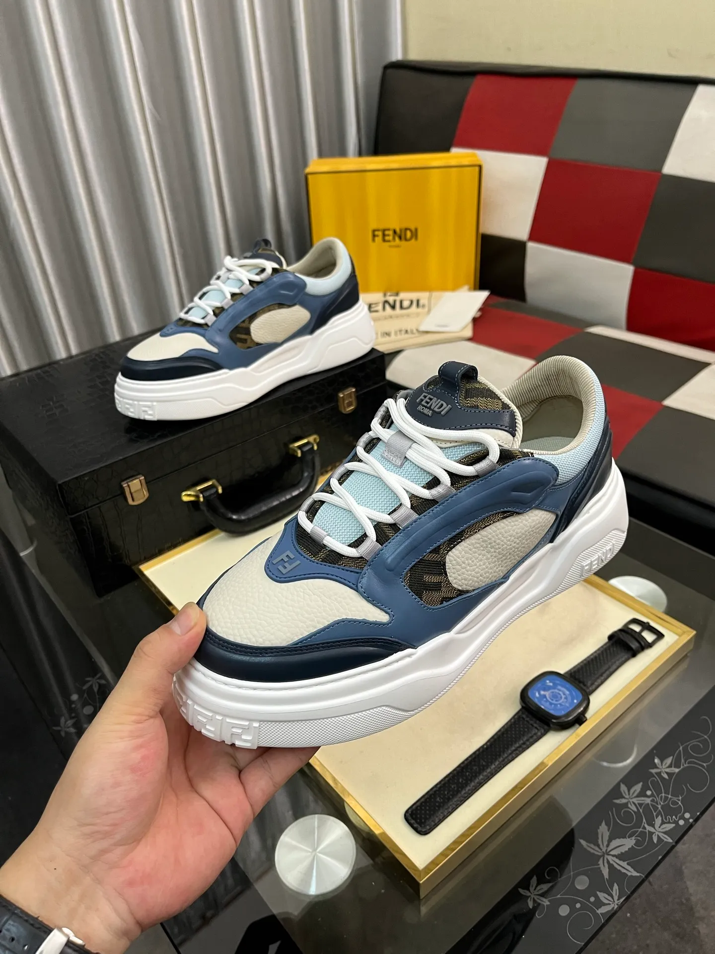 Men's Men's Shoes 💰680⌚️⌚️(Higher version) [Fendi] Fendi's latest casual shoes for men! Available at counters simultaneously! A one-to-one replica of the original. Made entirely of imported top-grain calfskin, the interior is made of top-grain water-dyed cowhide, and the original factory-supplied rubber outsole. Leading new fashion concepts. Matching code: 38-44. 45 can be customized and non-returnable!